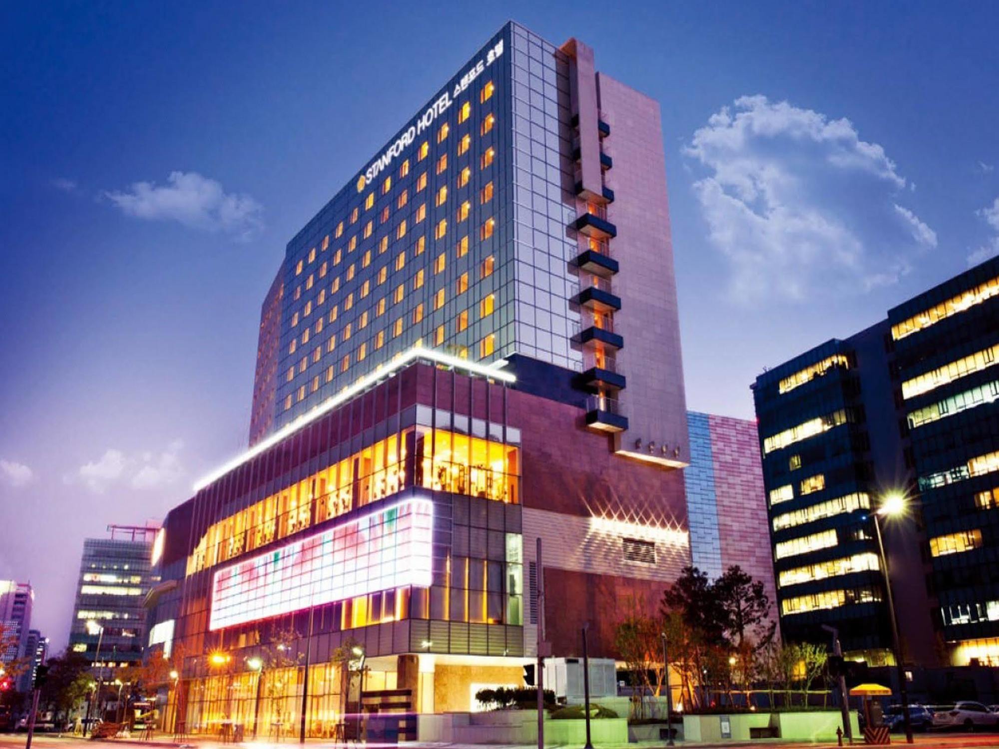 Hotel Stanford 4*